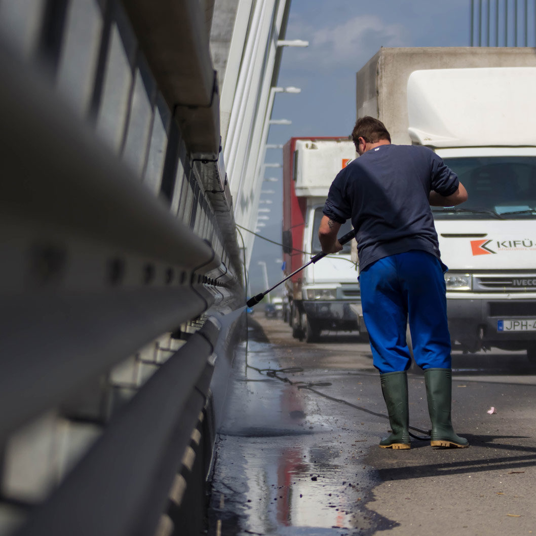 Megyeri híd, Kifü-Kar Zrt. Műtárgy tisztítás