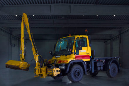 Mercedes Unimog U-400, Kifü-Kar Zrt., Növénygondozás, MULAG rézsűkasza, MULAG padkakasza